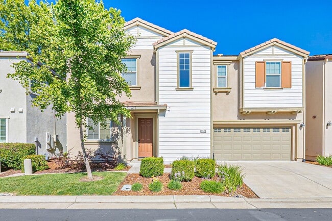 Building Photo - Impeccable 3 bedroom house in Davis Mace Ranch