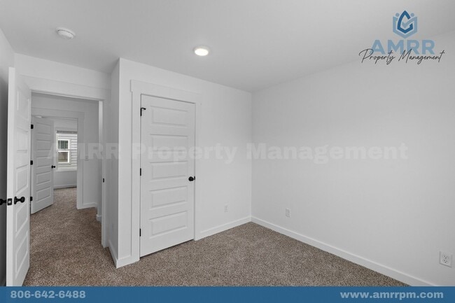 Building Photo - 511 Solar St