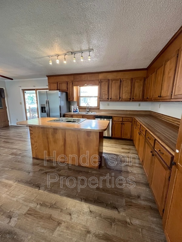 Photo - 3236 Beaman Ave