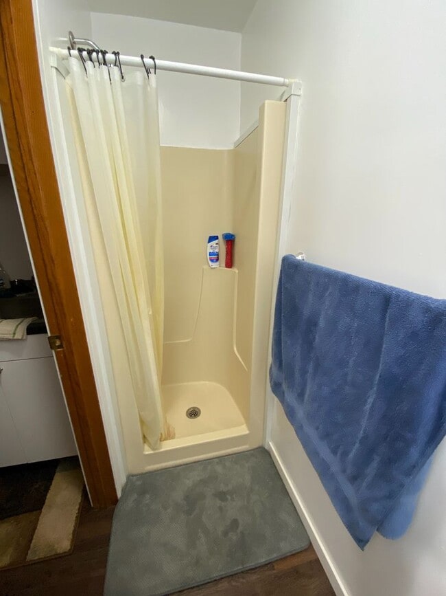 Building Photo - Studio Apartment Near Campus Unit 2