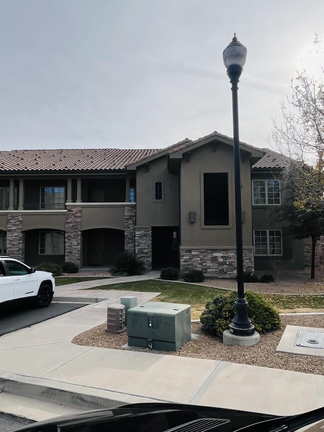 Photo - 810 S Dixie Dr
