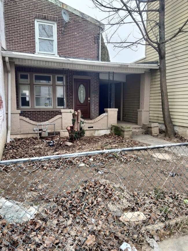 Building Photo - 3 Bedroom/1.5 Bathroom House in Allentown!