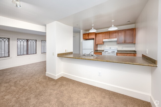 1BR, 1BA - 785SF - Kitchen