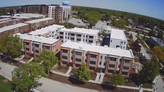 Photo - 308 S School St Townhome