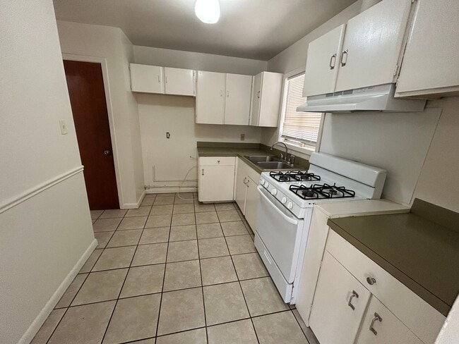 Photo - 301 Doc Duhon St