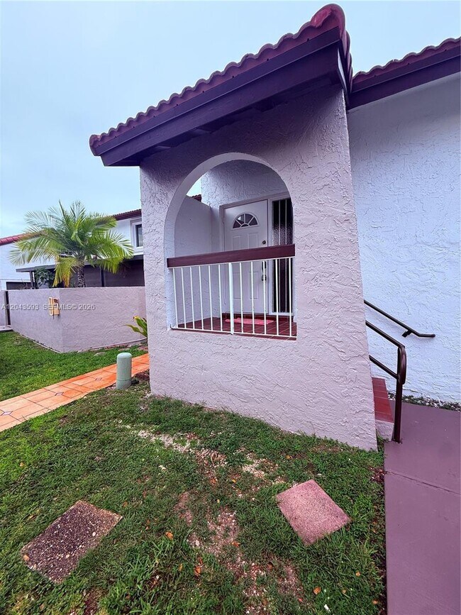 Photo - 9909 NW 9th St Cir