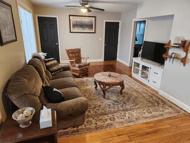 Photo - 661 Hevey St Unit Second Floor