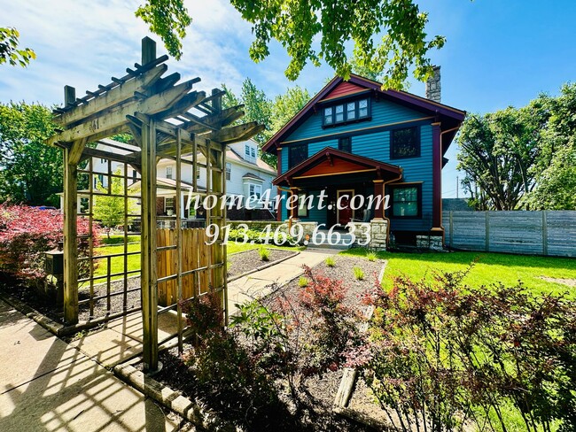 Building Photo - Beautiful, KCMO Home with Historic Charm, Updated Kitchen, Wood Floors and a Fenced Yard!