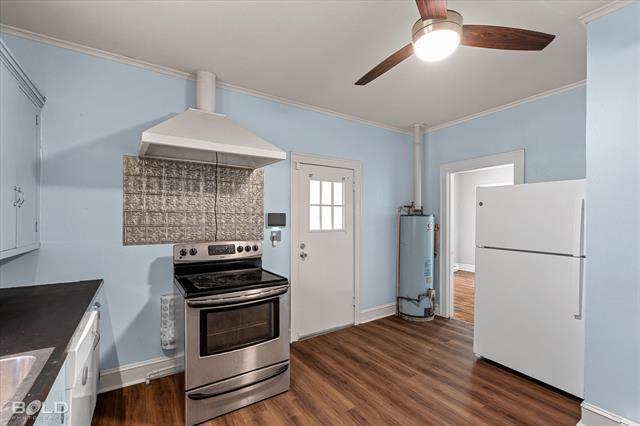 Photo - 202 E Elmwood St