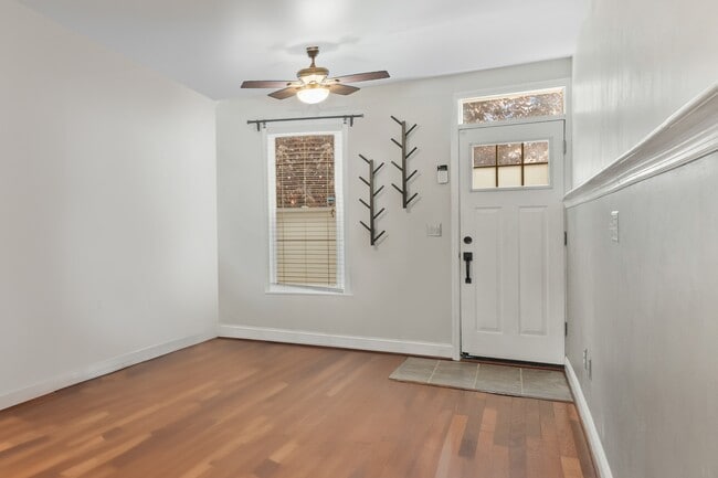 Photo - 1524 E Clement St