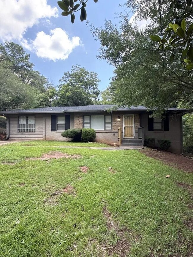 Building Photo - 3 Bed 2 Bath in Atlanta!