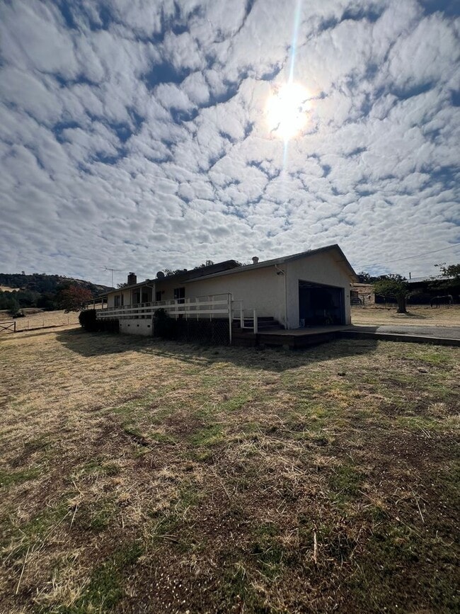 Oroville 4 bed 2 bath 3300sqft country hom... - Oroville 4 bed 2 bath 3300sqft country hom...