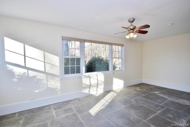 Photo - 16 Upland Ln