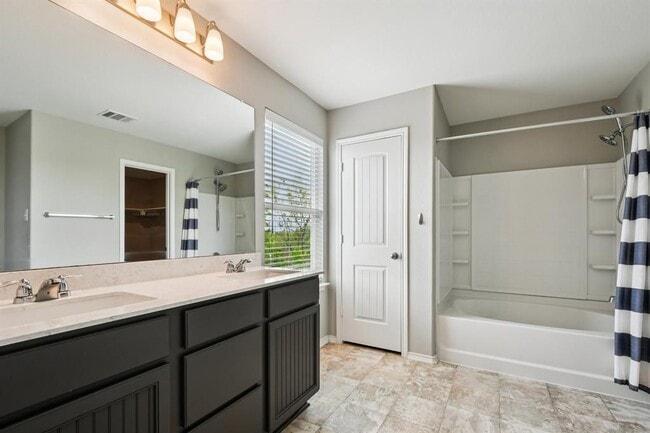 Photo - 19219 Zachary Taylor St