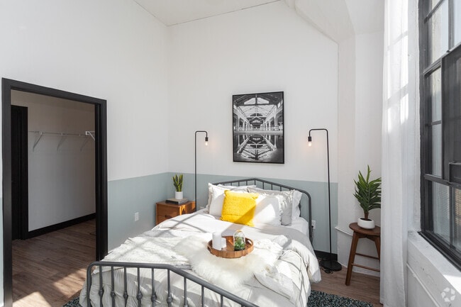 1BR, 1BA - 647 SF