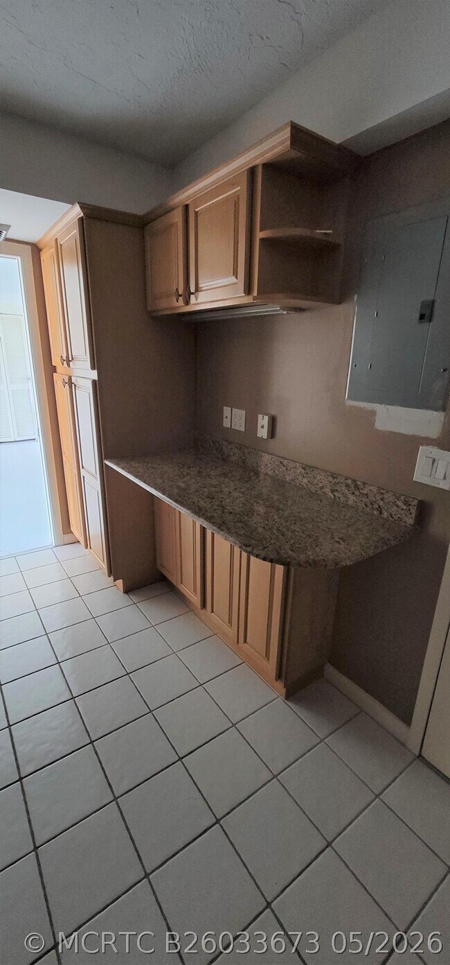 2425 Presidential Way Unit 402