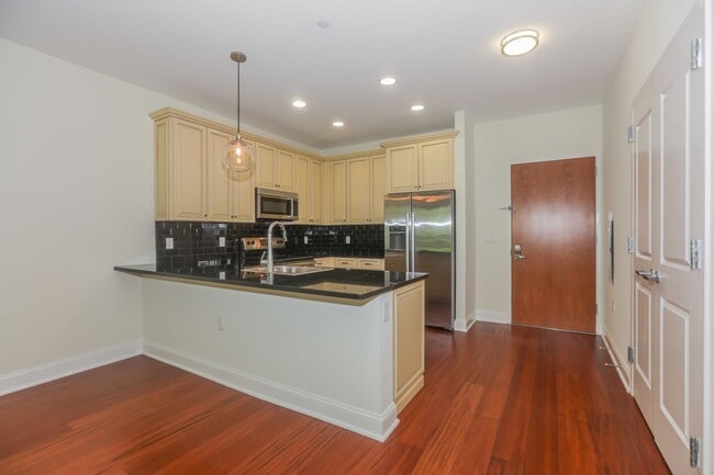 Photo - The Infinity Luxury Residences. Unit 523