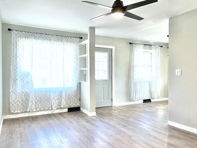 Photo - 2940 La Salle Ave