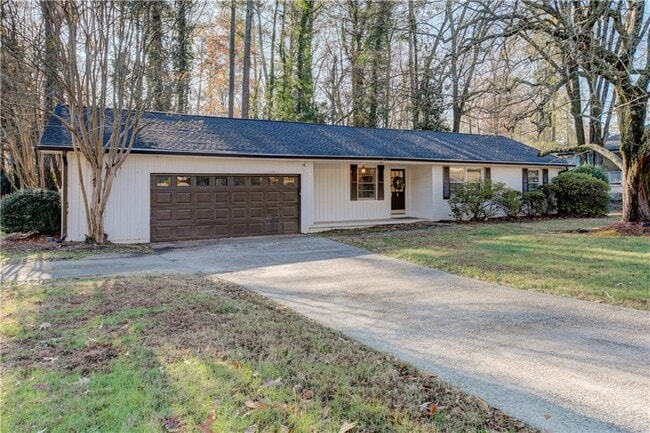 Photo - 465 Windsor Parkway