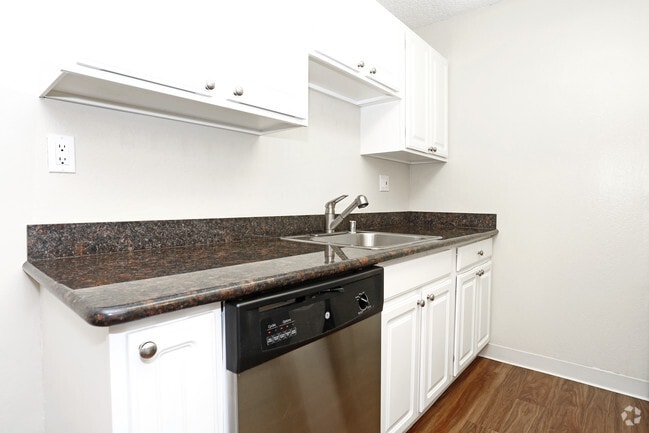 2BR,1BA-850SQ Downstairs