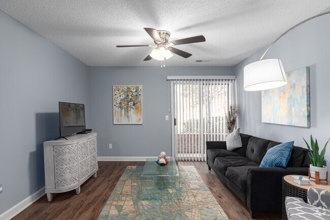 1BR, 1BA - 610SF Living Area - Hunters Chase