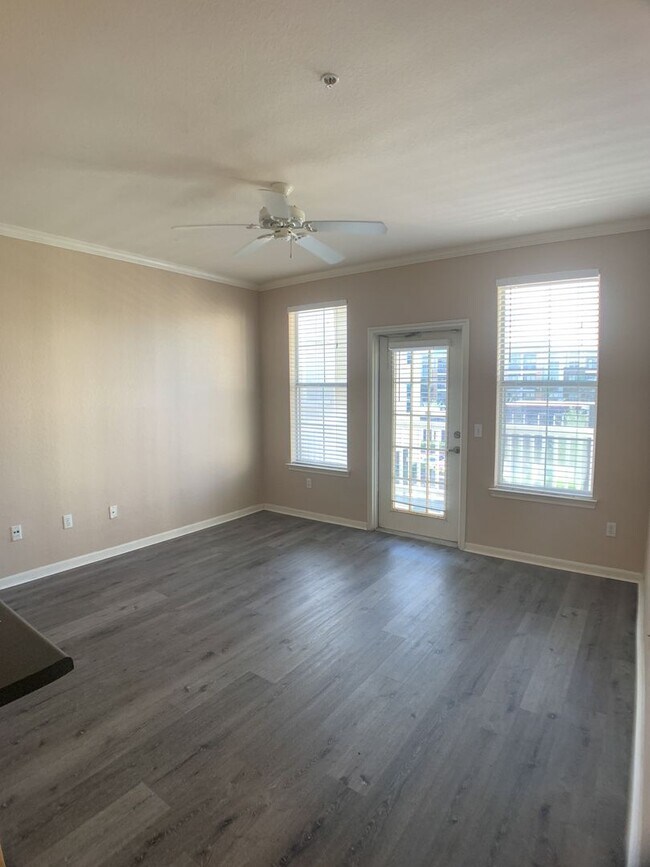 Great 1/1 Condo unit with city view - Great 1/1 Condo unit with city view