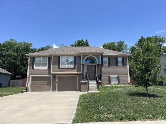 Building Photo - Gorgeous 4 bedroom, 3 bath home in Spring ...