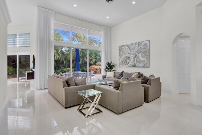 Photo - 6564 Somerset Cir