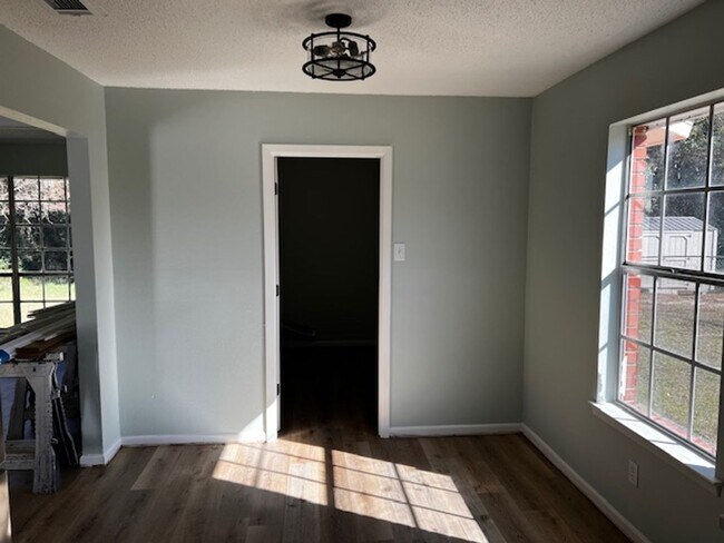 Photo - 3/2 Large Backyard, NEWLY renovated Kitchen & Baths