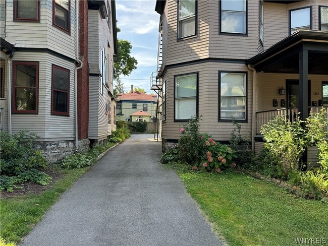 Photo - 182 Lancaster Ave
