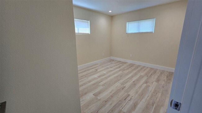 Photo - 3733 Seabrook St