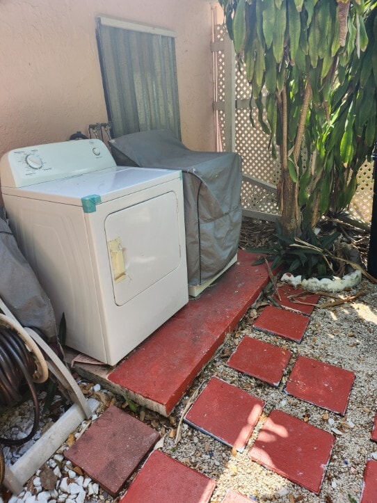 Photo - 3100 SW 62nd Ave Unidad Apartment 1