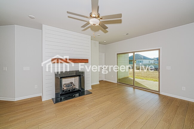 Photo - 104 Chain Bridge Circle