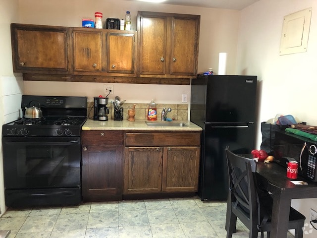 Building Photo - 700 Park Ave Unit 1E Rental
