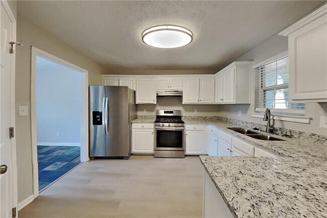 Photo - 3366 English Oaks Dr NW