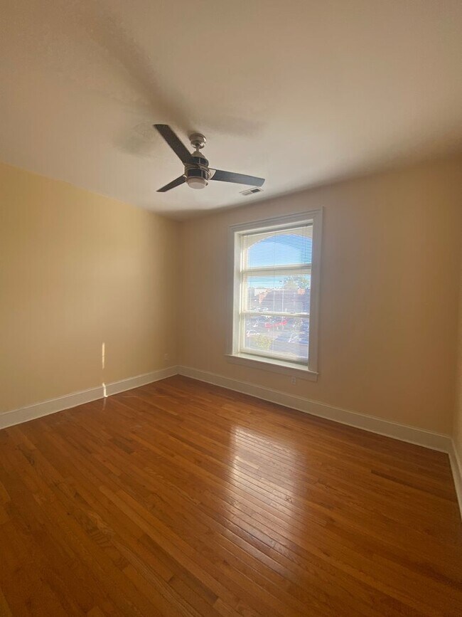 Photo - Beautiful 2 Bed 1 Bath in THE GROVE! Unit 4351 Manchester Ave Apt C