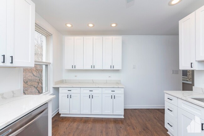 Photo - 1426 N Greenview Ave Unit 3