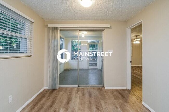 Photo - 3 Bedroom Pet-Friendly Home in clearwater, FL with Main Street Renewal