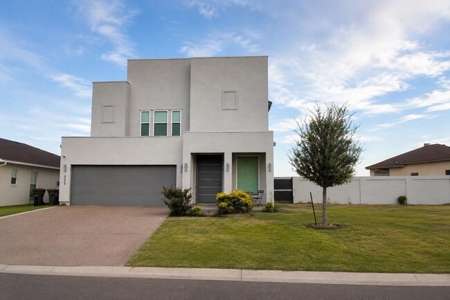 Building Photo - 711 Solaz Dr