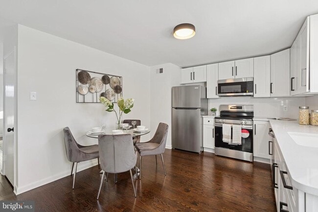 Photo - 303 Lemon St