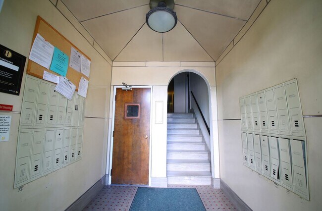 Photo - 3220 Girard Ave S