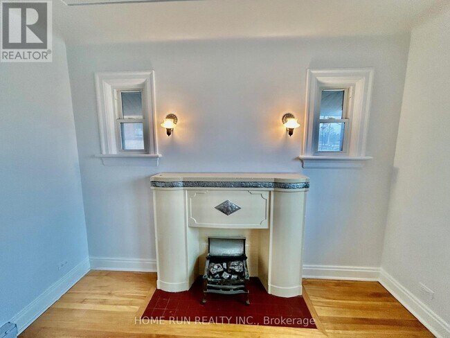 Photo - 704 Brookfield Rd