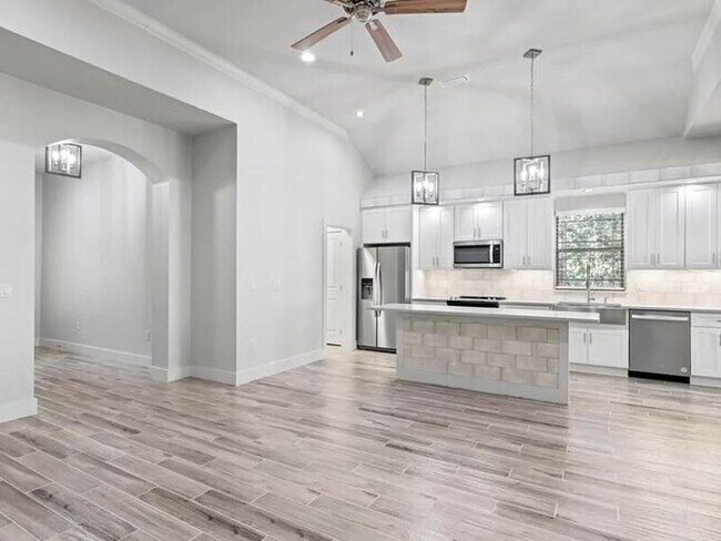 Photo - 16 Justin Ct