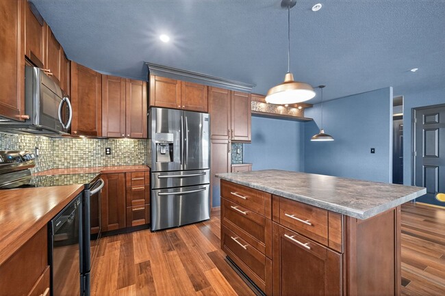 Photo - 14300 Waterside Ln