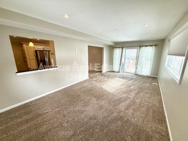 Photo - 12 Queensbrook Pl