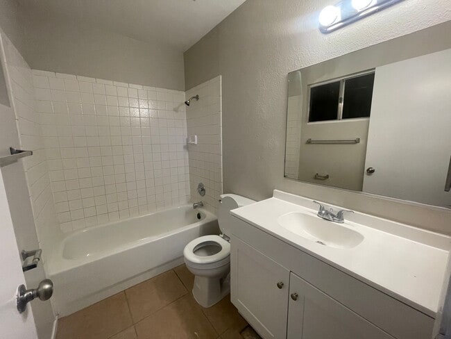 Photo - 3 bedrooms and 2 bathroom home! come see today!
