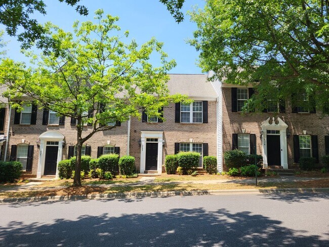 Photo - 3 bedroom townhome in Cornelius