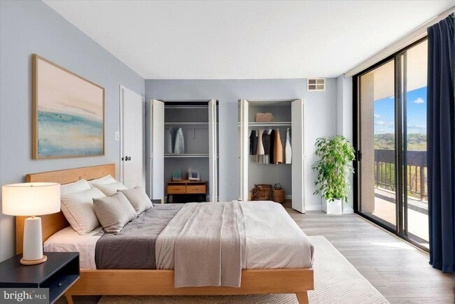 Photo - 5300 Holmes Run Pkwy Unit 1210