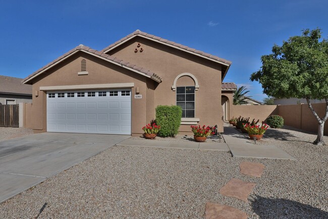 Photo - 3 bedroom 2 bath home with a den in san tan valley!