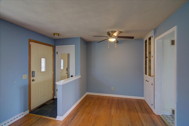 Photo - 714 N Meadow Ln